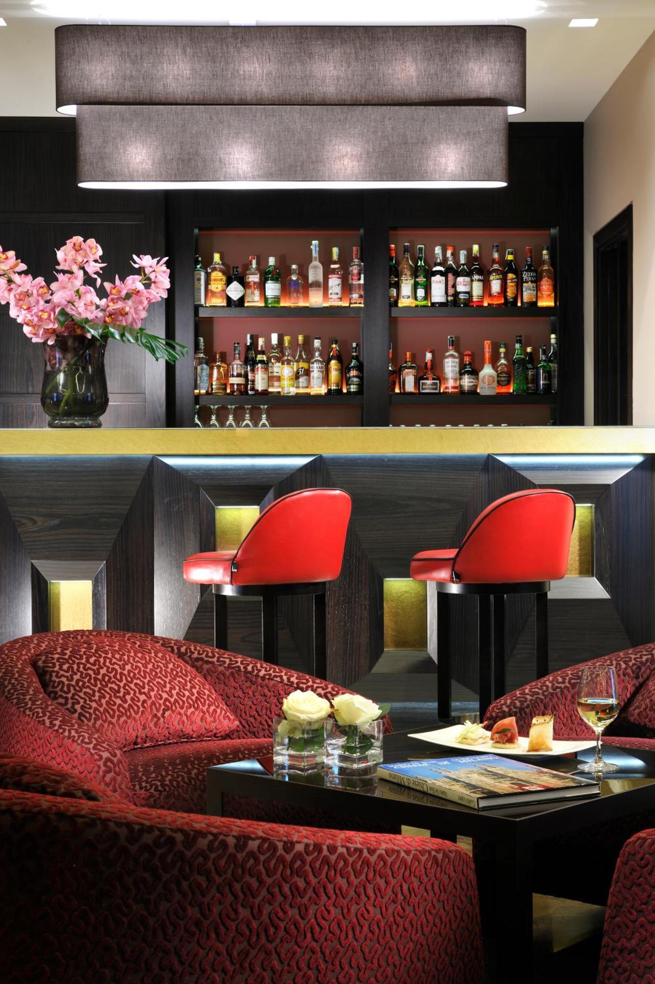 Uptown Palace Milan Restaurant photo