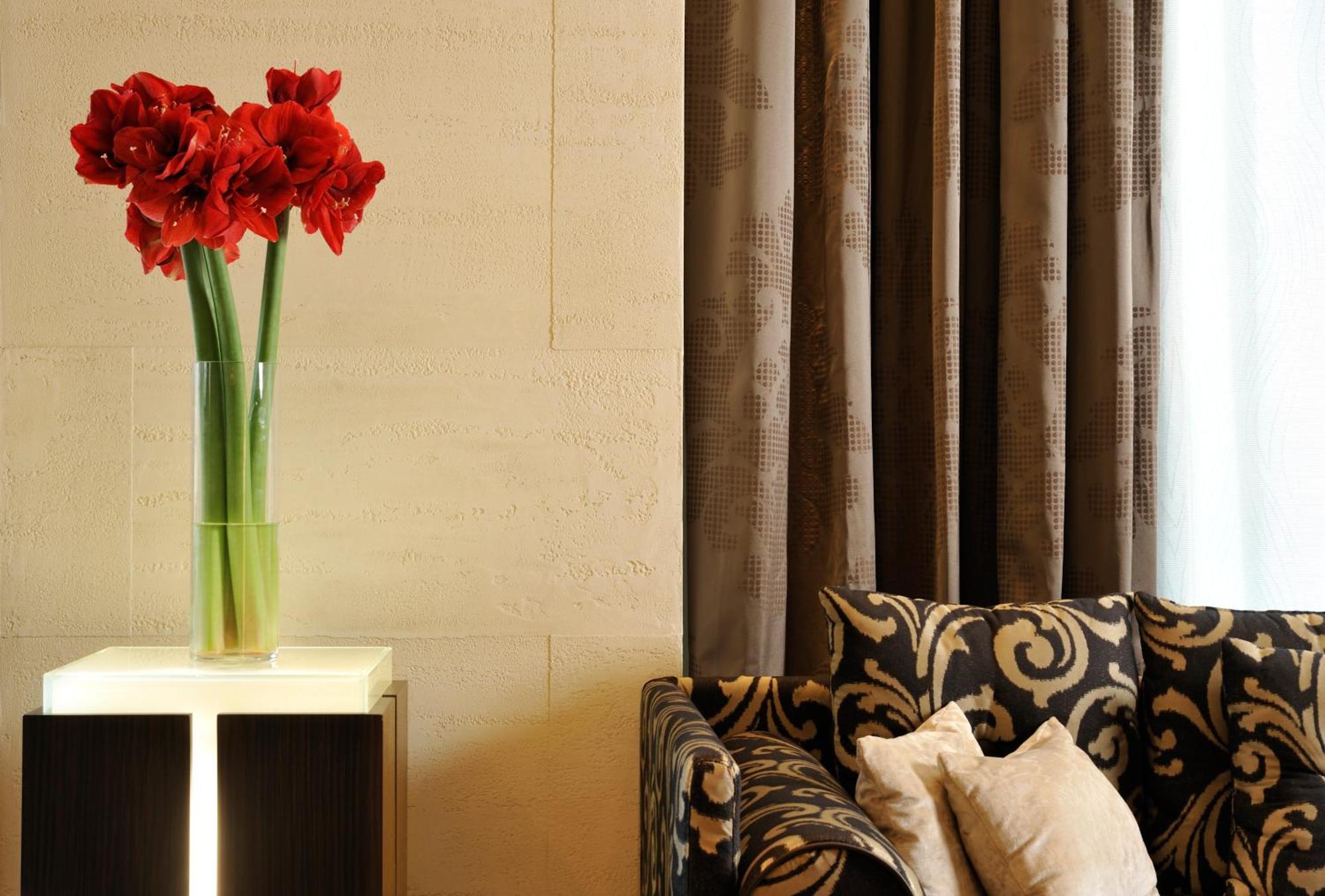 Uptown Palace Milan Room photo